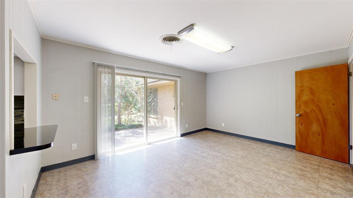 203 West Brookside Drive Bryan, TX 77801 - Photo 11 of 37