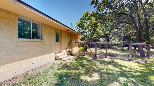 $2,500 | 203 West Brookside Drive, Bryan, TX 77801