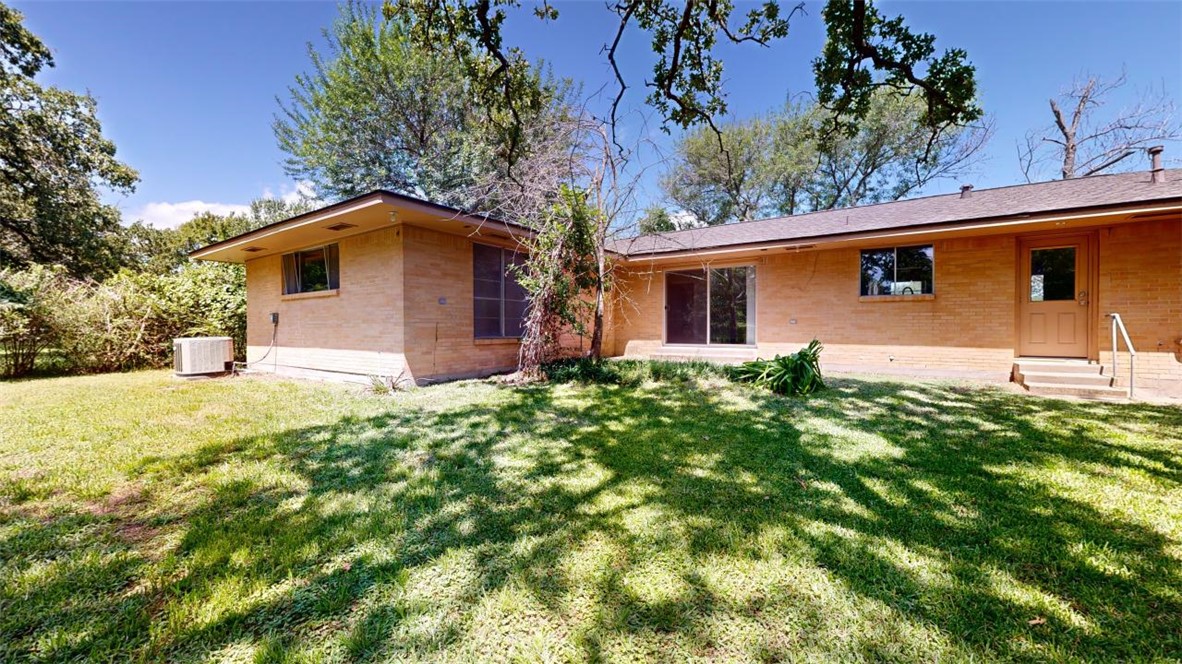 203 West Brookside Drive Bryan, TX 77801 - Photo 32 of 37