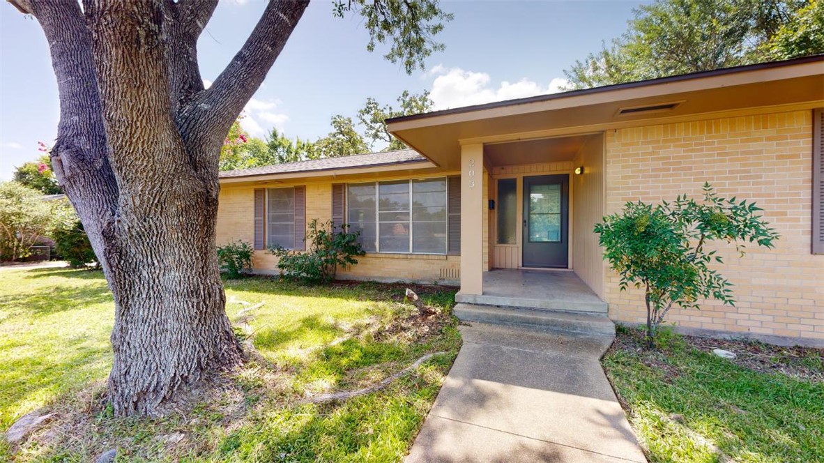 203 West Brookside Drive Bryan, TX 77801 - Photo 35 of 37