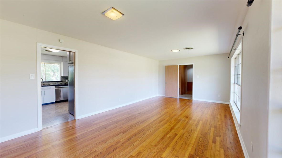 203 West Brookside Drive Bryan, TX 77801 - Photo 5 of 37