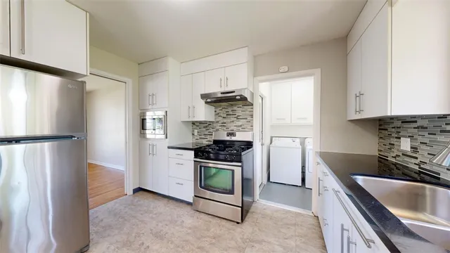 $2,500 | 203 West Brookside Drive, Bryan, TX 77801