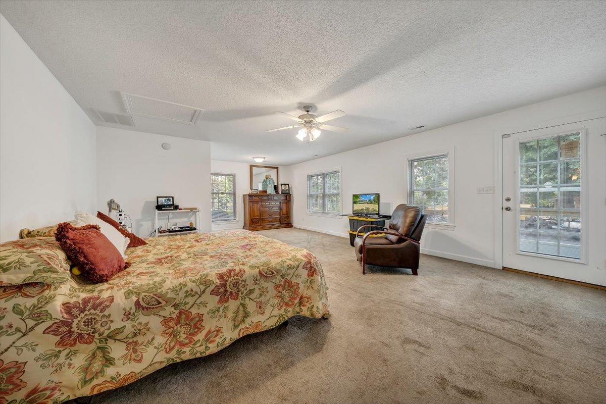 7050 Oak Level Road Bassett, VA 24055 - Photo 17 of 40 Master bedroom