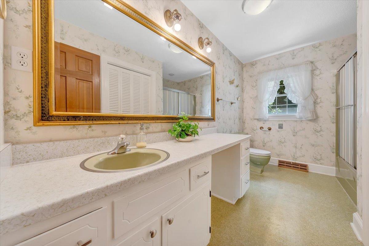 7050 Oak Level Road Bassett, VA 24055 - Photo 27 of 40 Hall bath