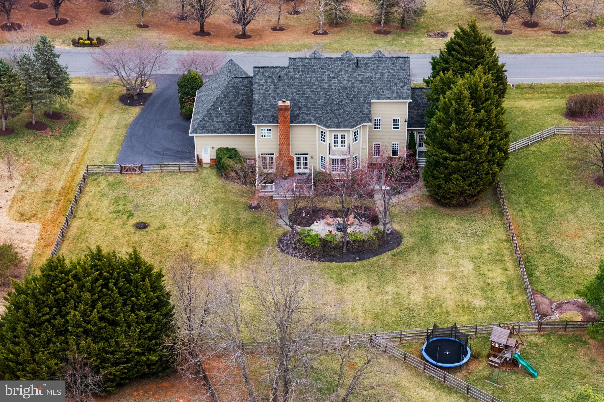 41741 Raspberry Drive Leesburg, VA 20176 - Photo 10 of 117 A view from the backyard