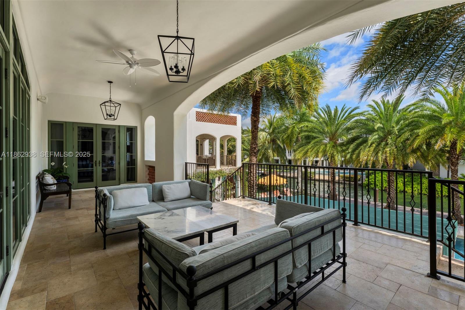 3305 South Moornings Way Miami, FL 33133 - Photo 11 of 19 a living room with furniture