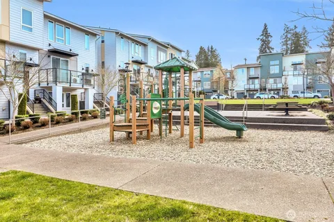 $1,099,888 | 14610 36th Avenue Northeast, Lake Forest Park, WA 98155