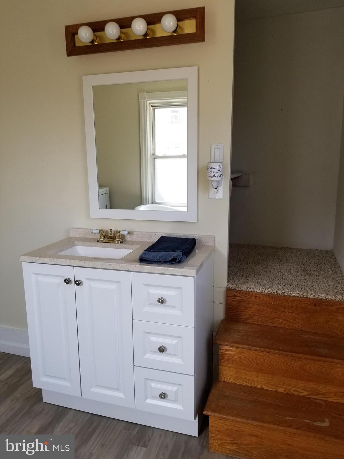 100 Main Street Bridgeport, NJ 08014 - Photo 20 of 24 2nd Flr Bath