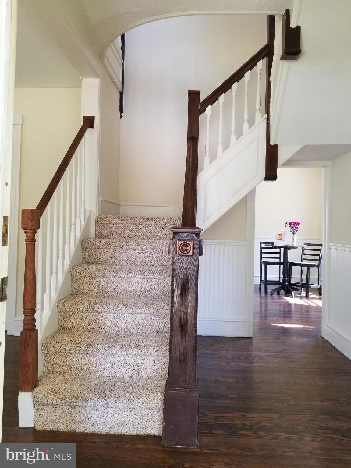 100 Main Street Bridgeport, NJ 08014 - Photo 5 of 24 Foyer