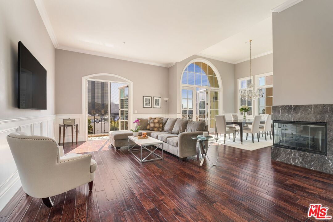 11500 San Vicente Boulevard, Unit 522 Los Angeles, CA 90049 - Photo 1 of 24