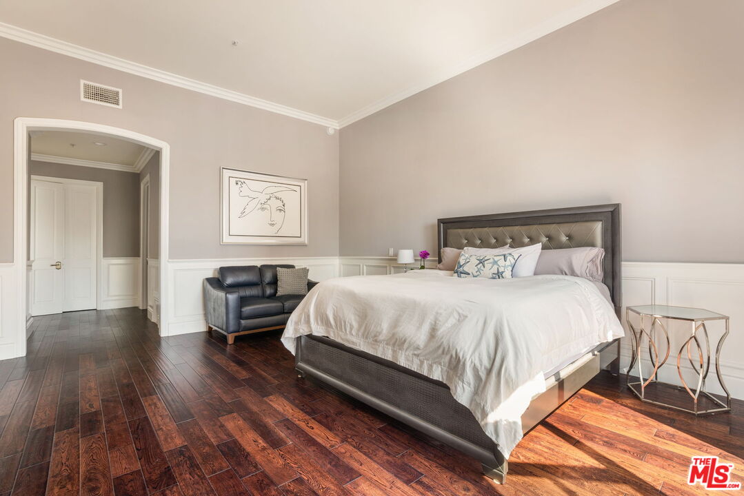 11500 San Vicente Boulevard, Unit 522 Los Angeles, CA 90049 - Photo 13 of 24