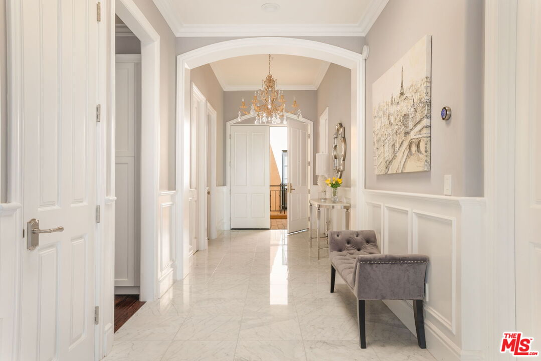 11500 San Vicente Boulevard, Unit 522 Los Angeles, CA 90049 - Photo 17 of 24