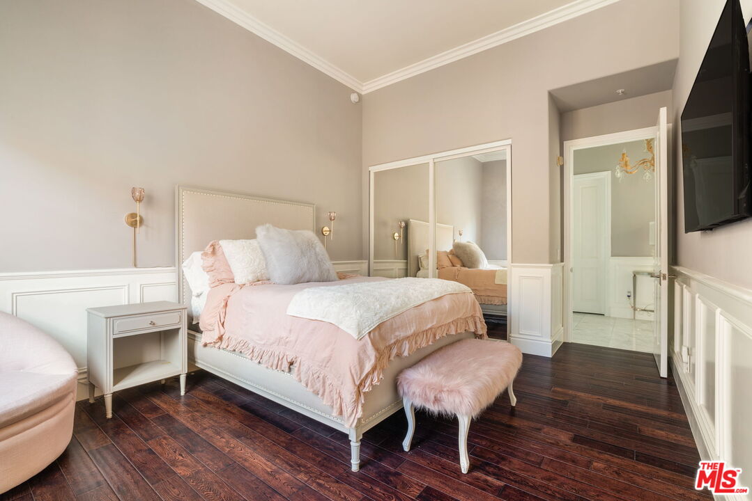 11500 San Vicente Boulevard, Unit 522 Los Angeles, CA 90049 - Photo 18 of 24