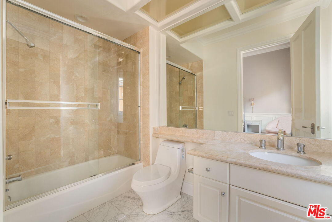 11500 San Vicente Boulevard, Unit 522 Los Angeles, CA 90049 - Photo 19 of 24