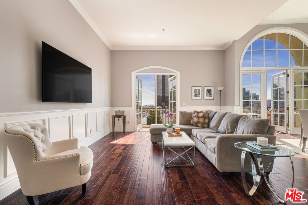 11500 San Vicente Boulevard, Unit 522 Los Angeles, CA 90049 - Photo 4 of 24