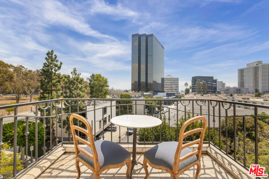 11500 San Vicente Boulevard, Unit 522 Los Angeles, CA 90049 - Photo 5 of 24