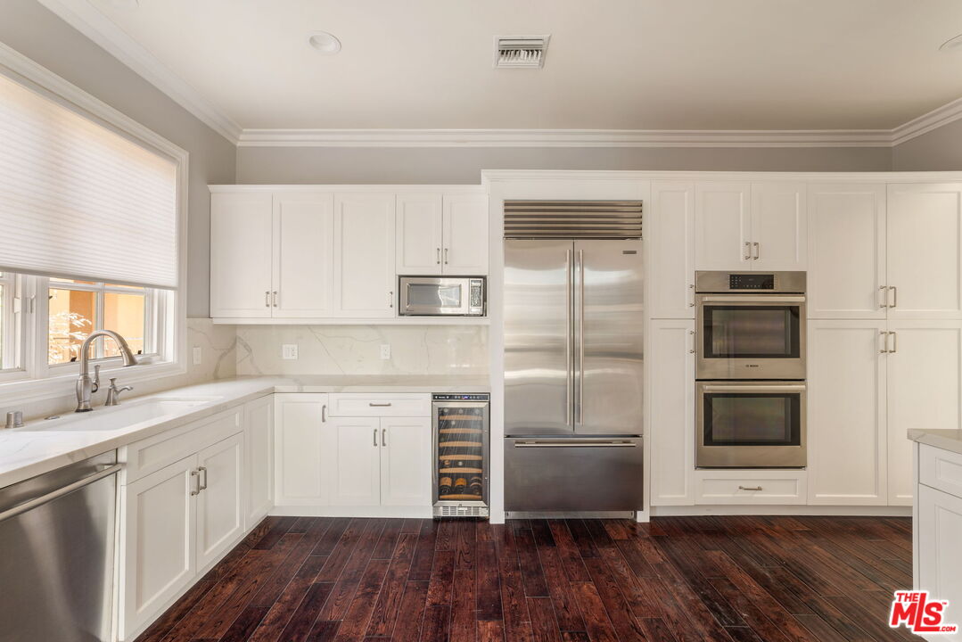 11500 San Vicente Boulevard, Unit 522 Los Angeles, CA 90049 - Photo 8 of 24