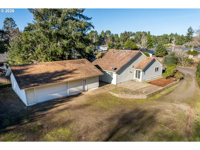 $565,000 | 3220 31st Street, Florence, OR 97439