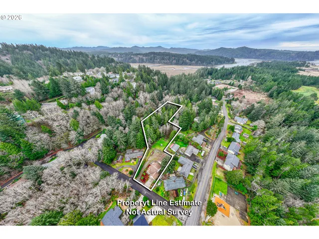 $565,000 | 3220 31st Street, Florence, OR 97439