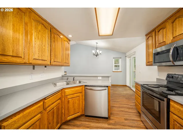 $565,000 | 3220 31st Street, Florence, OR 97439