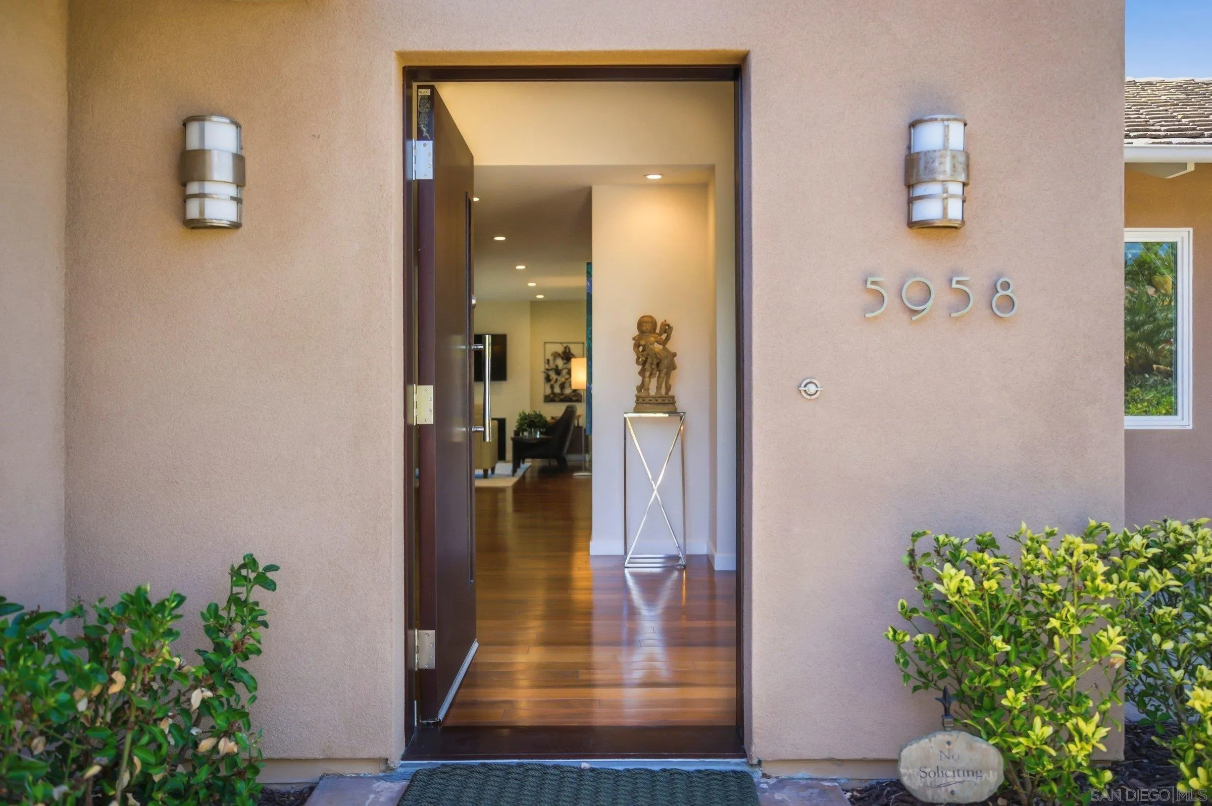5958 Sagebrush Road La Jolla, CA 92037 - Photo 2 of 56