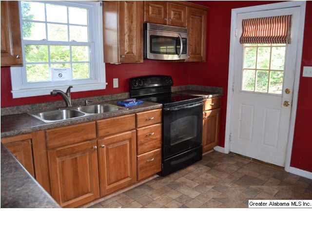 806 Pinecrest Road Sylacauga, AL 35150 - Photo 3 of 13