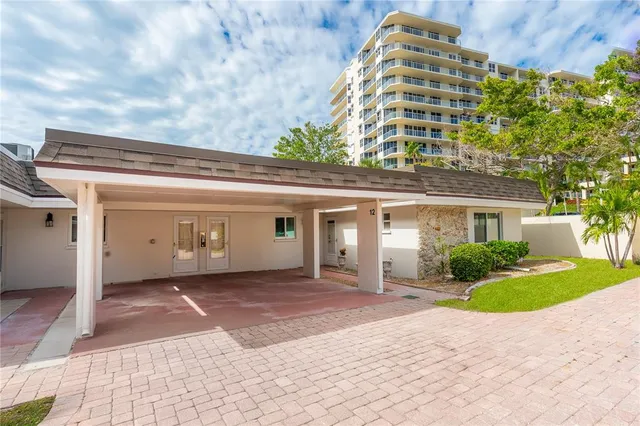 $685,000 | 1900 Benjamin Franklin Drive, Unit V12, Sarasota, FL 34236