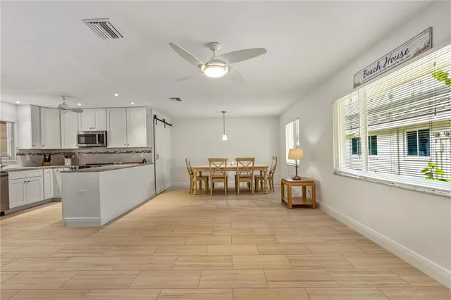 $685,000 | 1900 Benjamin Franklin Drive, Unit V12, Sarasota, FL 34236