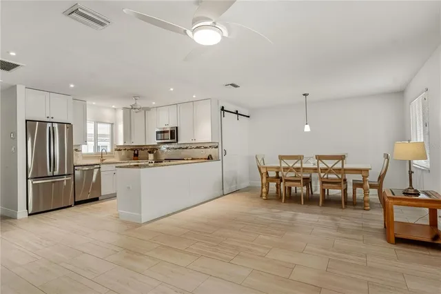 $685,000 | 1900 Benjamin Franklin Drive, Unit V12, Sarasota, FL 34236