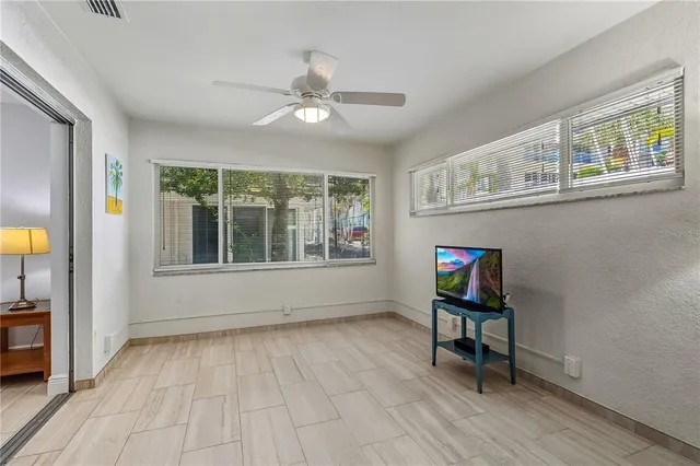 $685,000 | 1900 Benjamin Franklin Drive, Unit V12, Sarasota, FL 34236