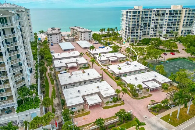 $685,000 | 1900 Benjamin Franklin Drive, Unit V12, Sarasota, FL 34236