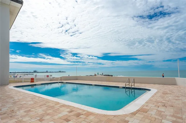 $685,000 | 1900 Benjamin Franklin Drive, Unit V12, Sarasota, FL 34236