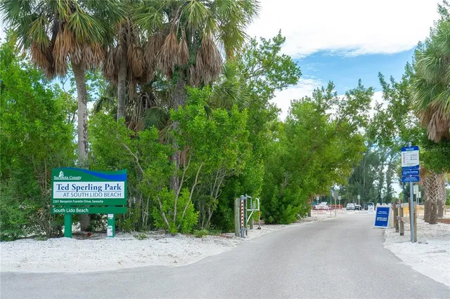 $685,000 | 1900 Benjamin Franklin Drive, Unit V12, Sarasota, FL 34236