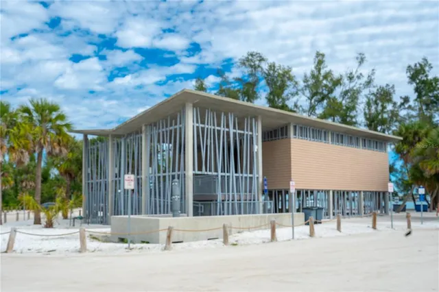 $685,000 | 1900 Benjamin Franklin Drive, Unit V12, Sarasota, FL 34236