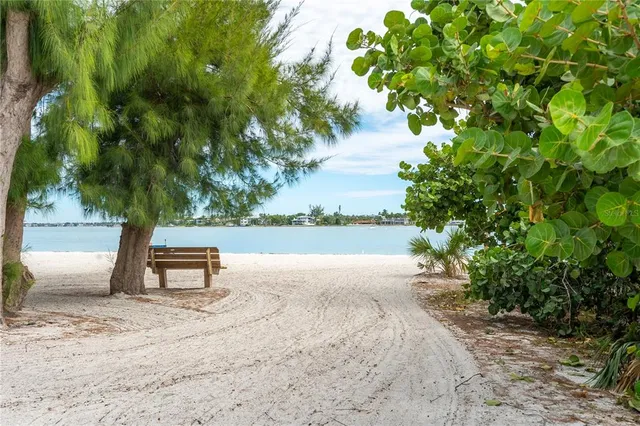 $685,000 | 1900 Benjamin Franklin Drive, Unit V12, Sarasota, FL 34236