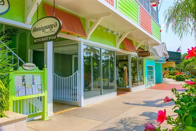 $685,000 | 1900 Benjamin Franklin Drive, Unit V12, Sarasota, FL 34236