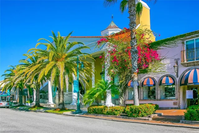 $685,000 | 1900 Benjamin Franklin Drive, Unit V12, Sarasota, FL 34236