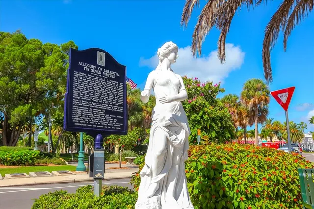 $685,000 | 1900 Benjamin Franklin Drive, Unit V12, Sarasota, FL 34236