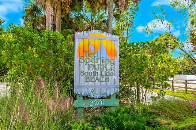 $685,000 | 1900 Benjamin Franklin Drive, Unit V12, Sarasota, FL 34236