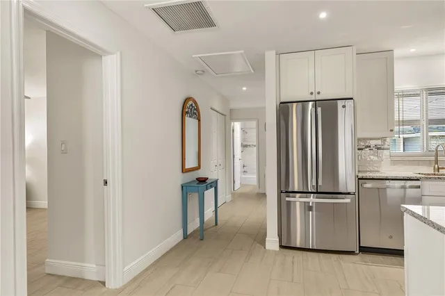 $685,000 | 1900 Benjamin Franklin Drive, Unit V12, Sarasota, FL 34236