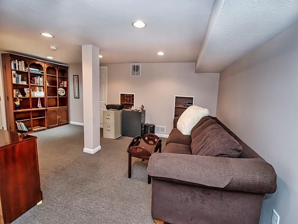 445 Arden Road Pittsburgh, PA 15216 - Photo 19 of 21 Gallery Image 19