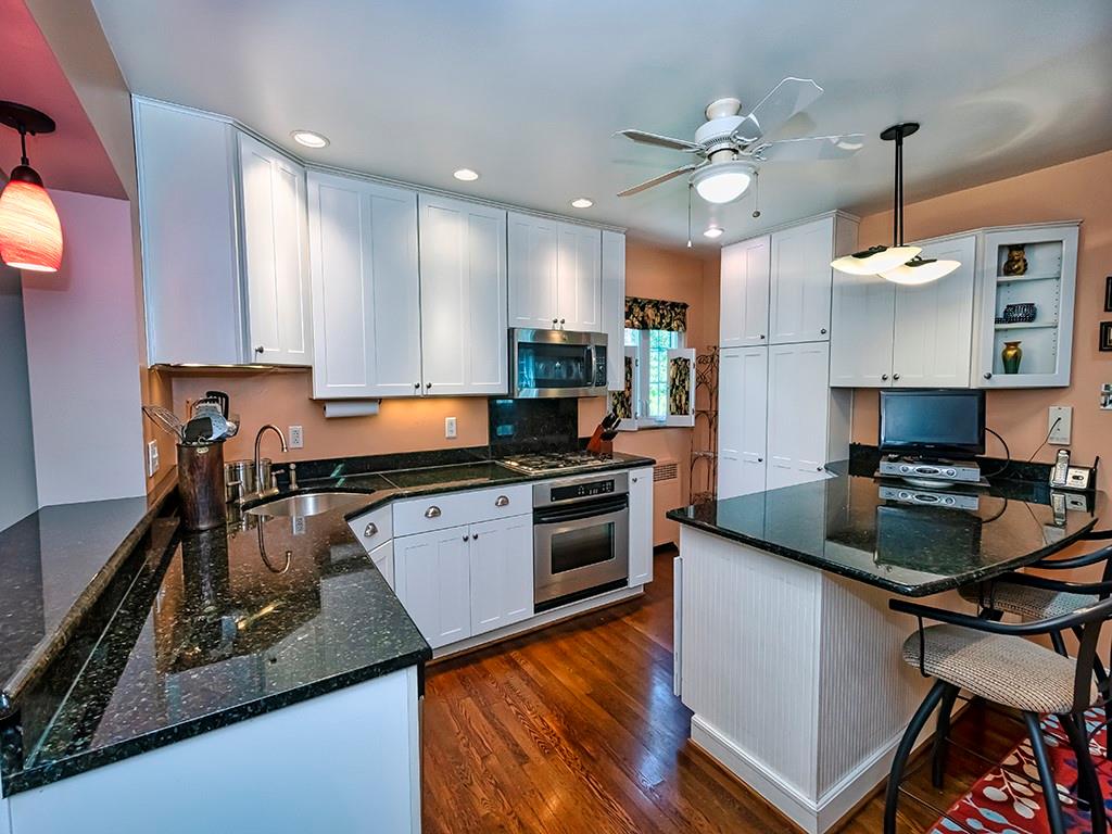 445 Arden Road Pittsburgh, PA 15216 - Photo 8 of 21 Gallery Image 8