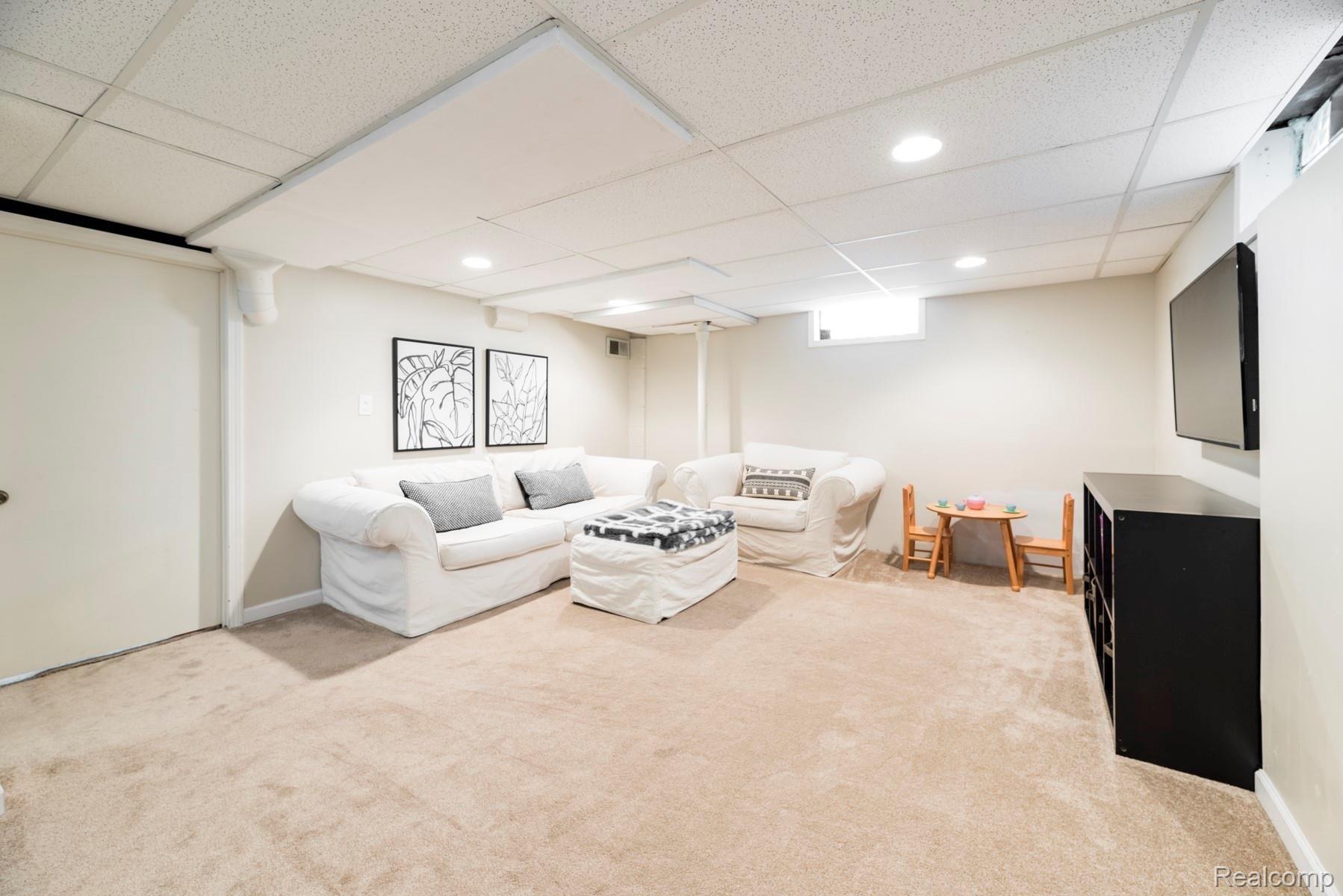2155 Cambridge Road Berkley, MI 48072 - Photo 17 of 24 BASEMENT FAMILY ROOM
