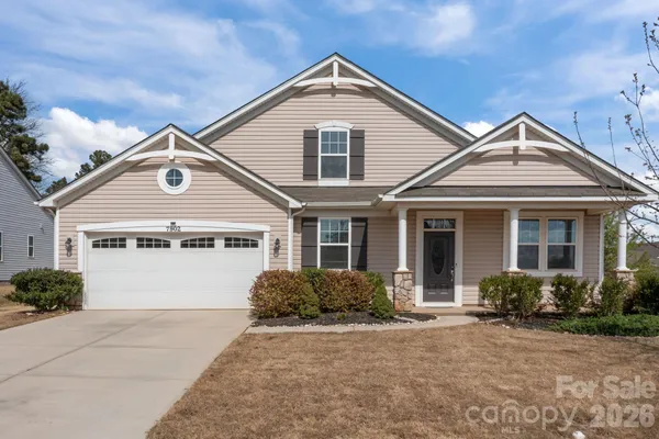 $439,900 | 7902 Meridale Forest Drive, Charlotte, NC 28269