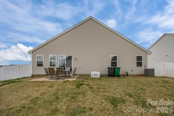 $439,900 | 7902 Meridale Forest Drive, Charlotte, NC 28269