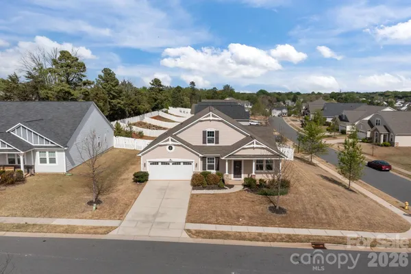 $439,900 | 7902 Meridale Forest Drive, Charlotte, NC 28269
