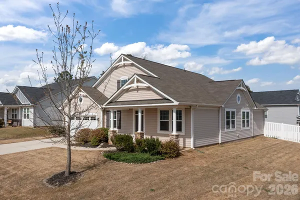 $439,900 | 7902 Meridale Forest Drive, Charlotte, NC 28269