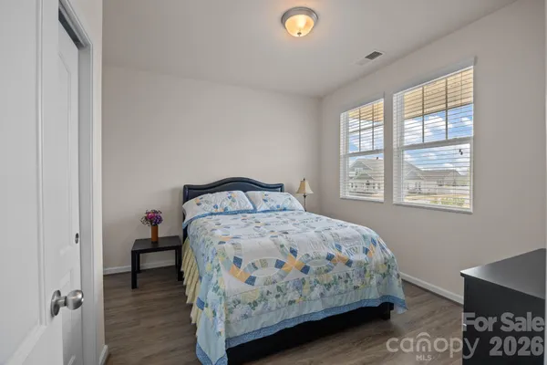 $439,900 | 7902 Meridale Forest Drive, Charlotte, NC 28269