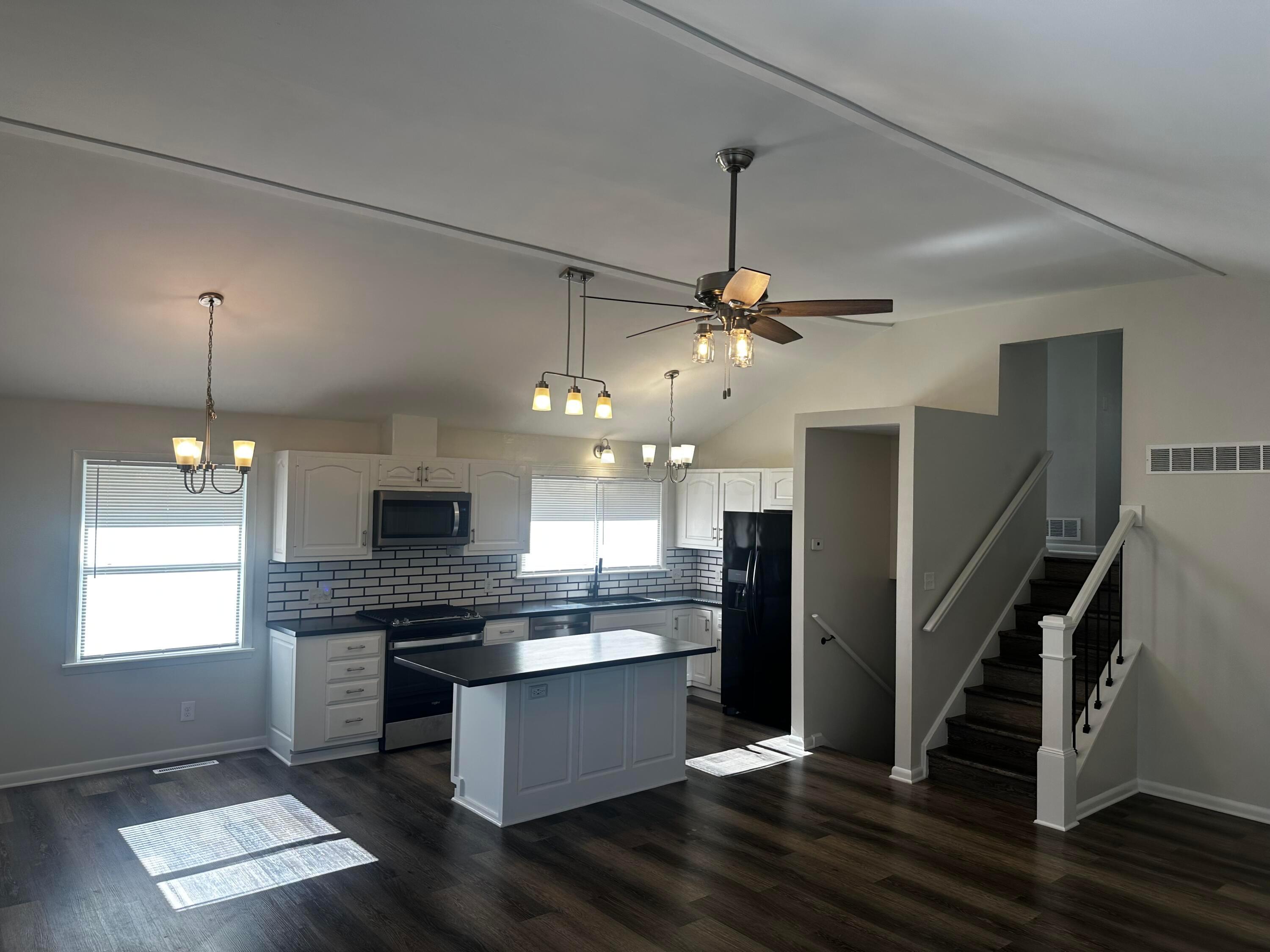 1585 Shady Lane Road Columbus, OH 43227 - Photo 4 of 12