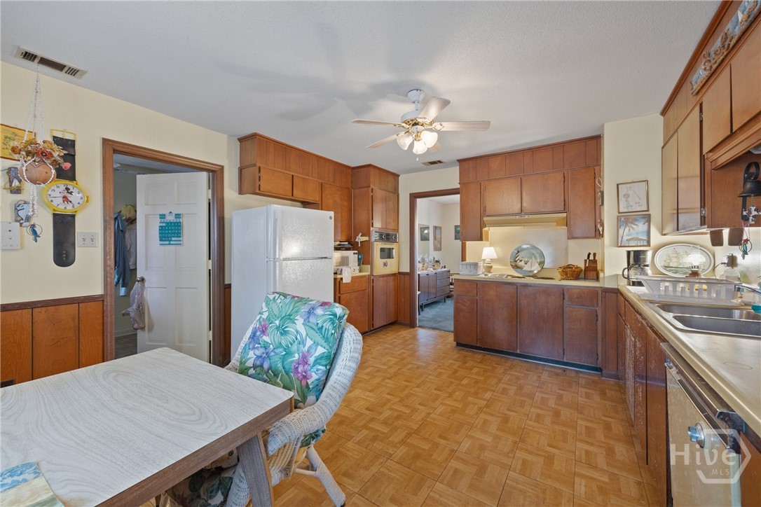 313 Wellington Road Savannah, GA 31410 - Photo 11 of 34